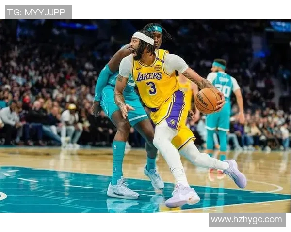 湖人对阵黄蜂精彩比赛录像回顾及精彩瞬间分析