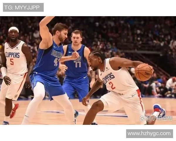 独行侠与快船的激战揭示了NBA季后赛的悬念与精彩瞬间